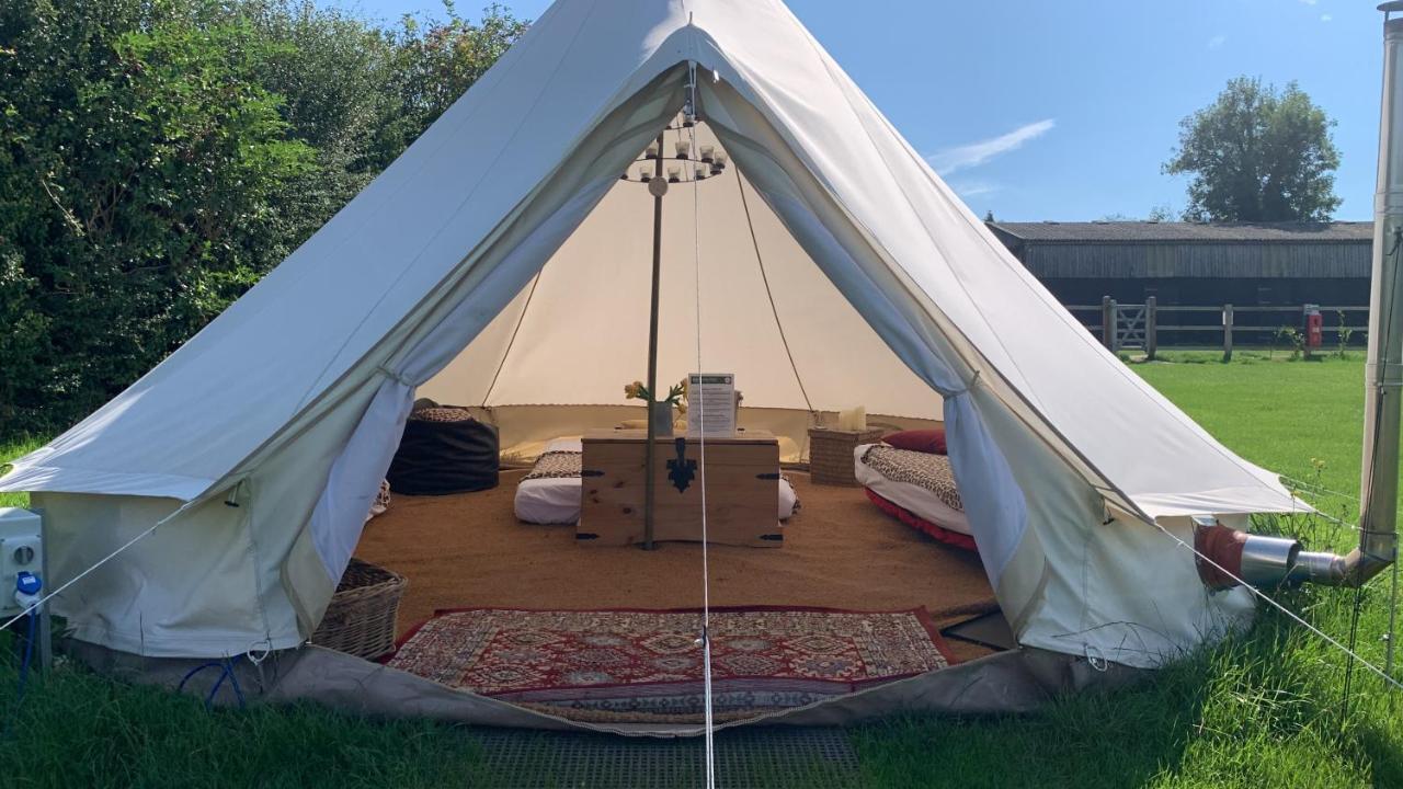 Farm Radnage Glamping Bell Tent 6, With Log Burner And Fire Pit Luxury tent