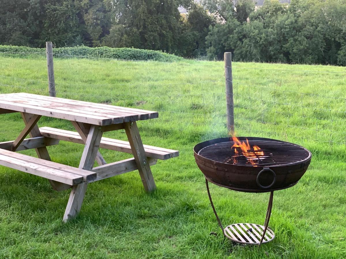 Luxury tent Farm Radnage Glamping Bell Tent 6, With Log Burner And Fire Pit *