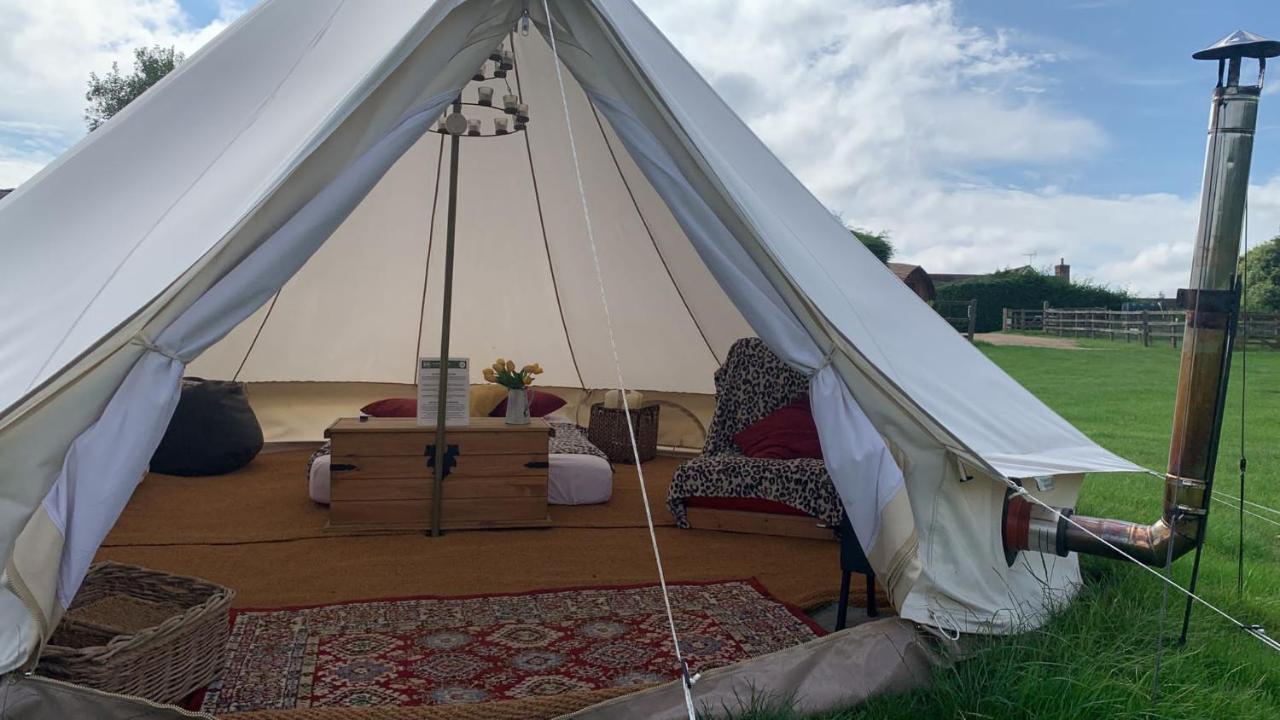 Farm Radnage Glamping Bell Tent 6, With Log Burner And Fire Pit Luxury tent *